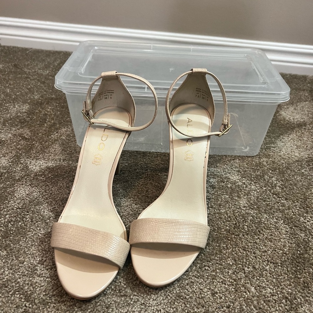 Aldo heels size 7.5